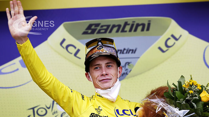 Датчанинът Йонас Вингегаард завърши безкомпромисното представяне на Джъмбо-Висма в Алпите,