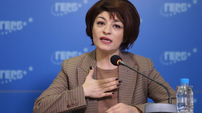 Десислава Атанасова: Има голям ръст на производството на оръжие