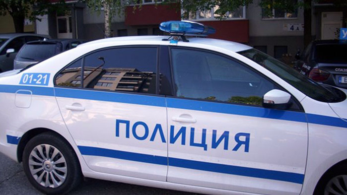 Пет малолетни деца са откраднали дрехи от магазин в Благоевград.