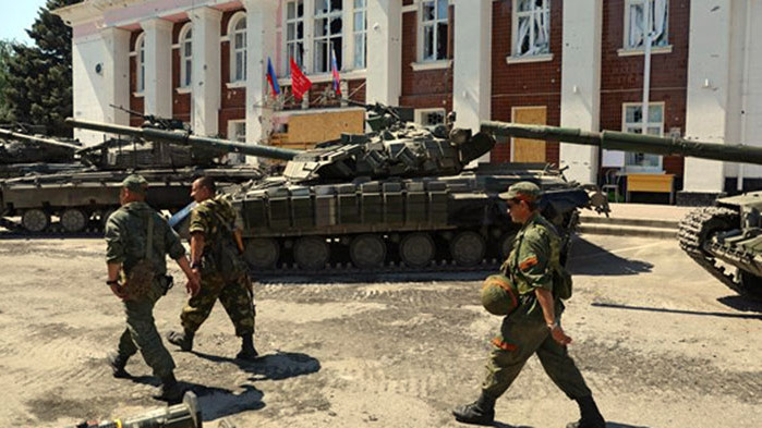 Руските сили в Украйна бавно напредват на запад от Лисичанск