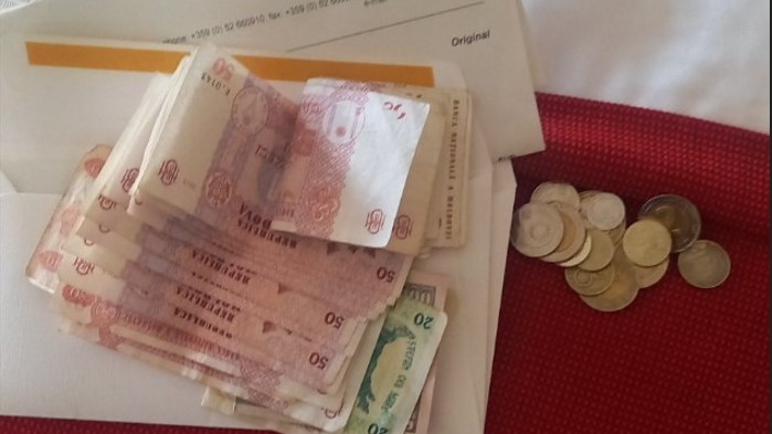 Вчера, около 17.30 часа в хотелска стая, криминалисти от сектор