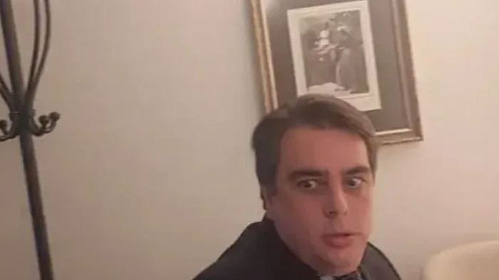 Василев изхвърли репортер от ресторант (ВИДЕО)