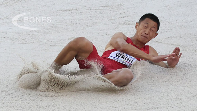 Китаецът Дзянан Уан изненадващо спечели титлата в скока на дължина