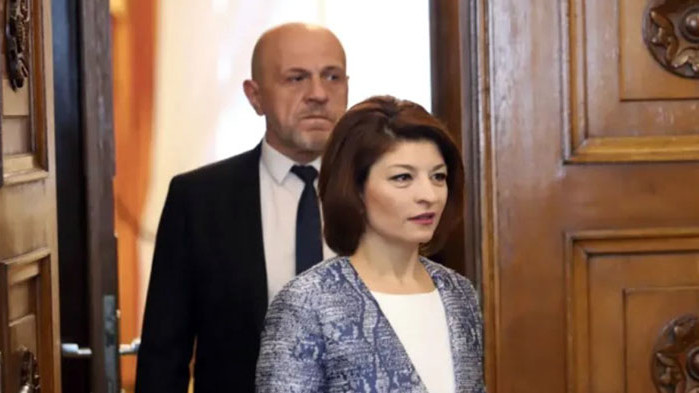 Атанасова: Мнозинството не иска да управлява