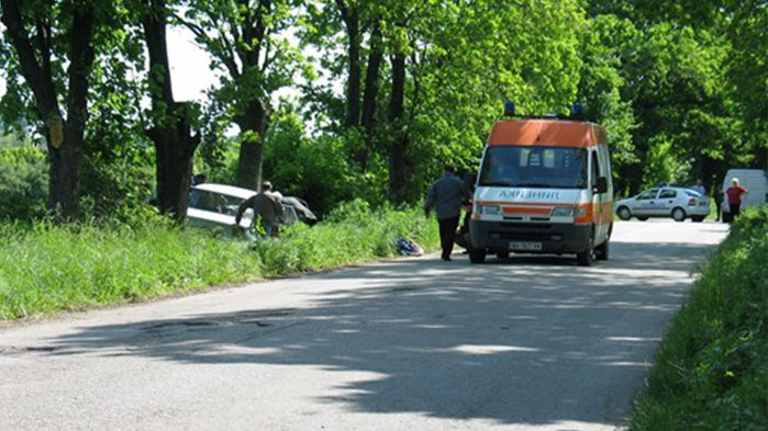 Русенец е загинал при катастрофа след жесток удар в дърво,