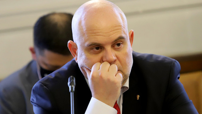 Стартът на предизборната кампания изглежда ще бъде даден в комисиите