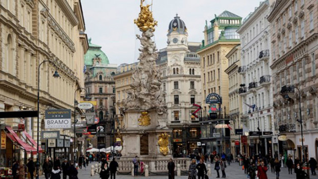 Местата на открито в заведенията във Виена отворени и през зимата