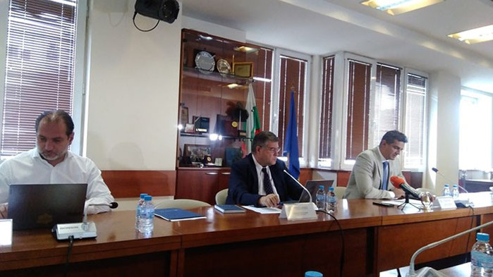 КЕВР спешно иска яснота как държавните дружества ще осигурят газ за зимния период