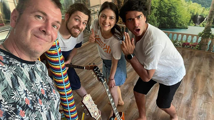 Мюзикъл за търсенето на призвание: "Автобиографията на един скенер" (ВИДЕО)