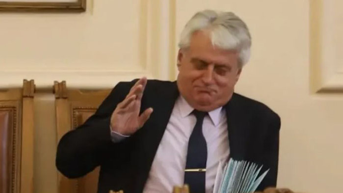 Андролова: Никакъв Бойко Рашков не може да бъде разменна монета за нищо
