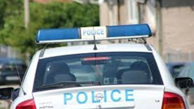 Лек автомобил Опел управляван от 19 годишен мъж застига и блъска