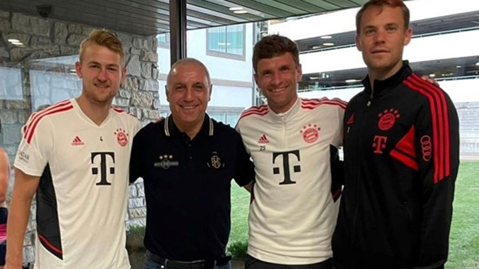 Стоичков майтапи Нойер: Късметлия си, че не игра за Германия през 1994-а