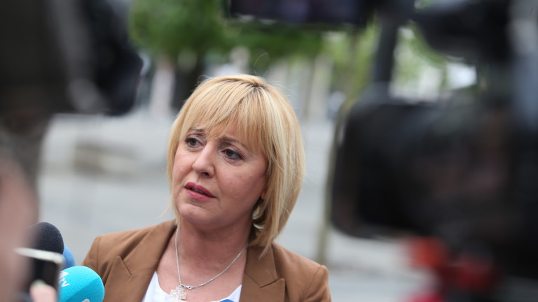Лидерът на партия Изправи се, България Мая Манолова направи демонстративен