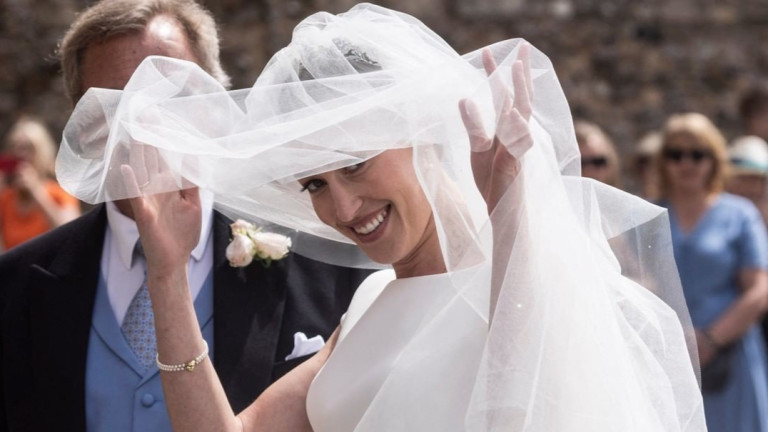 Кралица Елизабет, децата и внуците й са най-популярните членове на