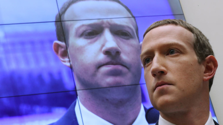 Facebook съобщи за първи спад на приходите в своята история
