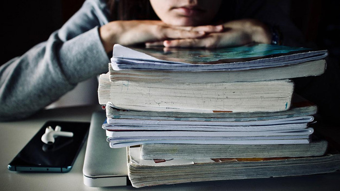 Най-голяма потребност от размествания има в учебните програми по български