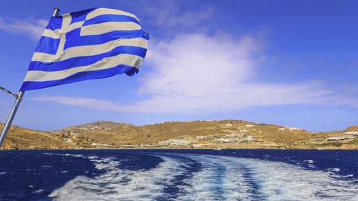 Пикът на COVID-19 в Гърция отминава, няма да има още ограничения