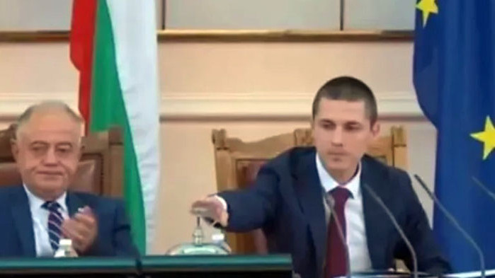 Очаква се президентът Румен Радев да издаде указ за разпускането