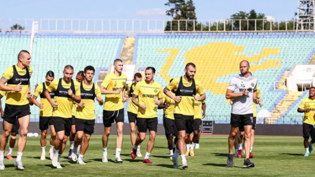 Феновете на Ботев Пловдив обявиха пълна подкрепа към собственика на