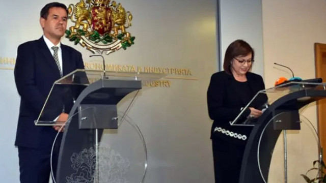 Корнелия Нинова предаде поста на служебния министър на икономиката Никола