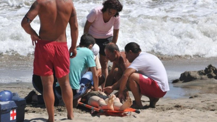 Трагедията е станала в неохраняемата северна част на плажа Двама