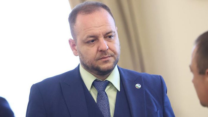Как изчегъртаха решенията на Борислав Сандов