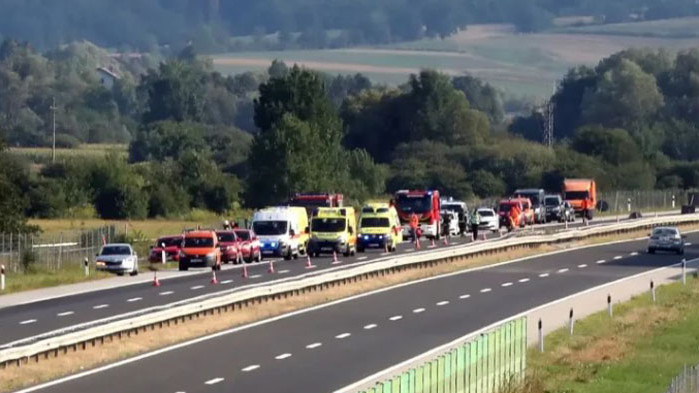 12 са вече загиналите при катастрофата на полски автобус в Хърватия