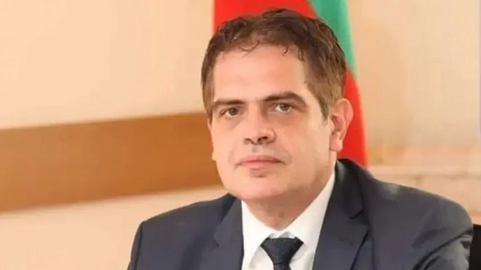 Проблемите за решаване са доста съществени и сериозни“, подчерта бившият