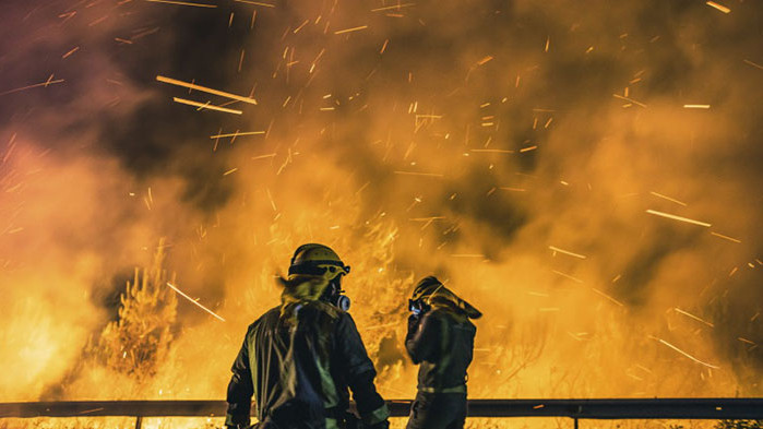 Пожар в Галисия наложи евакуацията на 700 къмпингуващи