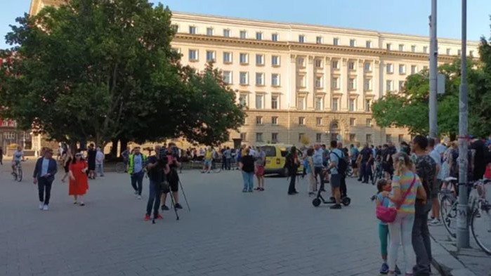 От Фейсбук профила на Георги Вулджев: Окей, само аз ли