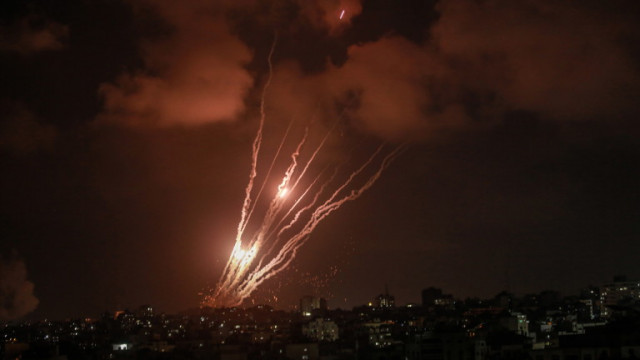 Втори пореден ден Израел бомбардира ивицата Газа а групировката Ислямски