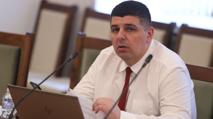 Длъжни сме като страна да реагираме адекватно, коментира пред Нова