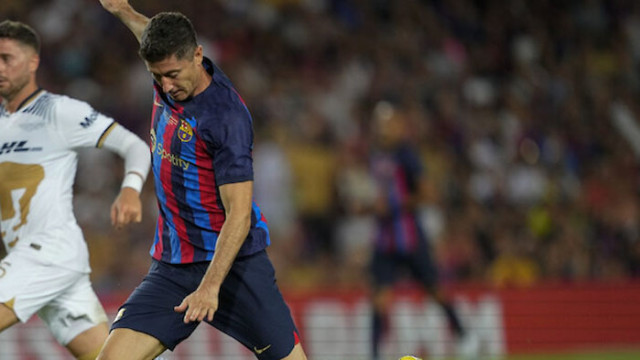 Роберт Левандовски отбеляза първия си гол с екипа на Барселона