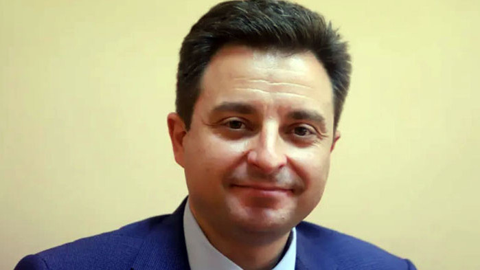 Министерството се ръководеше от човек в сянка, твърди заместник на Нинова