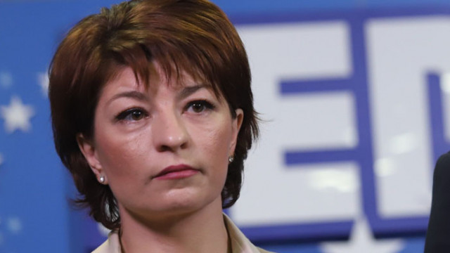 Атанасова: Защо се тревожите, Бориславова нали обеща кораби с газ