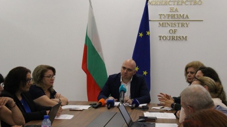 Проверки на цените по курортите и по една допълнителна линейка