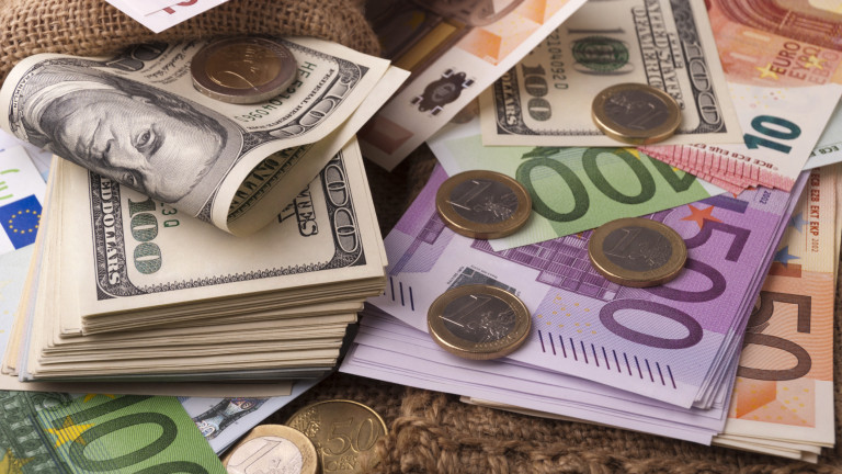 Еврото и паундът запазват позициите си към долара