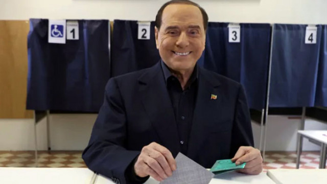 Измъчваният от скандали бивш премиер на Италия Силвио Берлускони обяви