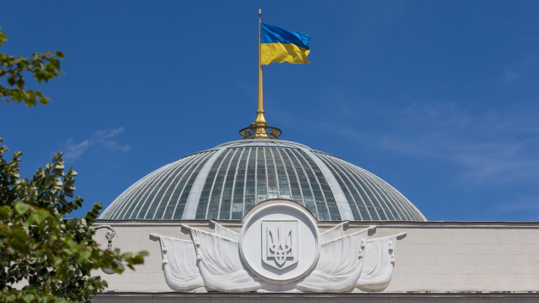 Международните кредитори се съобразяват с искането на украинското правителство и опрощават лихвените