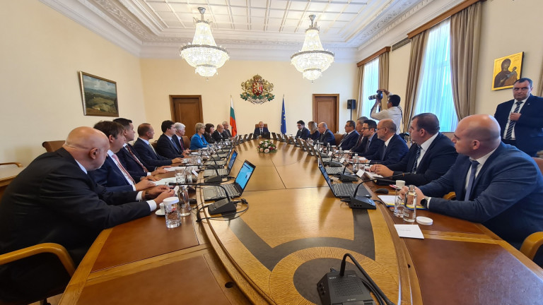 Служебният кабинет не е влизал в контакт с "Газпром"