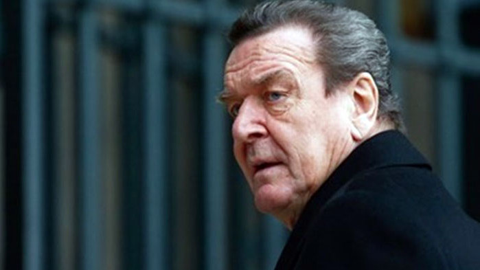 Бившият германски канцлер Герхард Шрьодер съди парламента на страната си