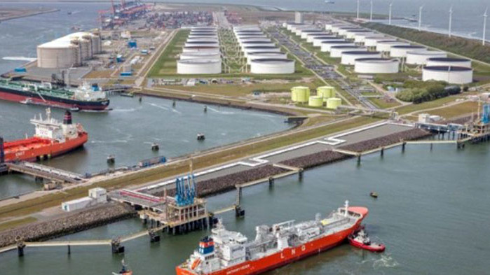 Европа спешно търси по света нови доставчици на природен газ,