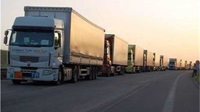 Тежко задръстване от камиони към "Дунав мост" блокира пак международен булевард в Русе