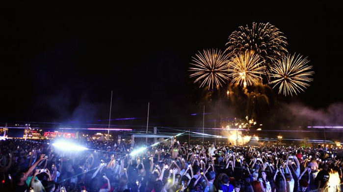 Хиляди се събраха на Морска гара, за да отбележат празника на Варна
