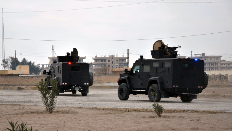 За тежък обстрел между турски войски и подкрепяни от САЩ кюрдски