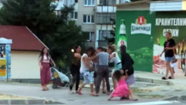 Грозен женски бой във варненския квартал Владиславово беше заснет на