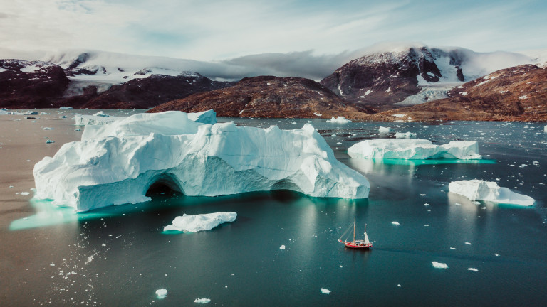 Ледниците на Гренландия се топят с невиждана бързина вследствие на климатичните промени което