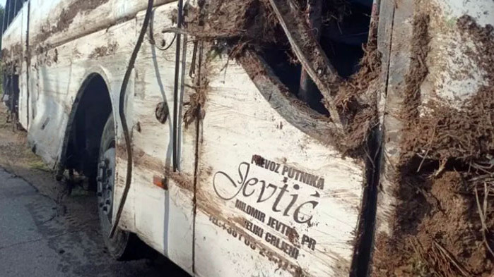 Собственикът на катастрофиралия на магистрала Тракия“ сръбски автобус има издадени