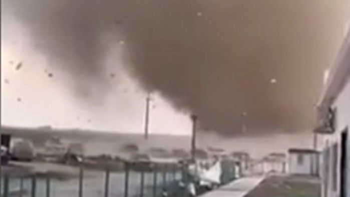 Огромно торнадо се образува в Черно море (ВИДЕО)