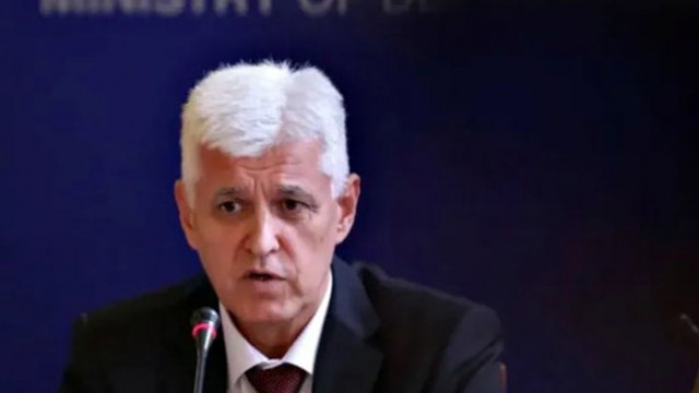 Служебният военен министър Димитър Стоянов забрани с изрична своя заповед